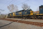 CSX 8352 on U042